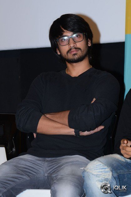 Pelli-Chupulu-Movie-Abhinandhana-Sabha